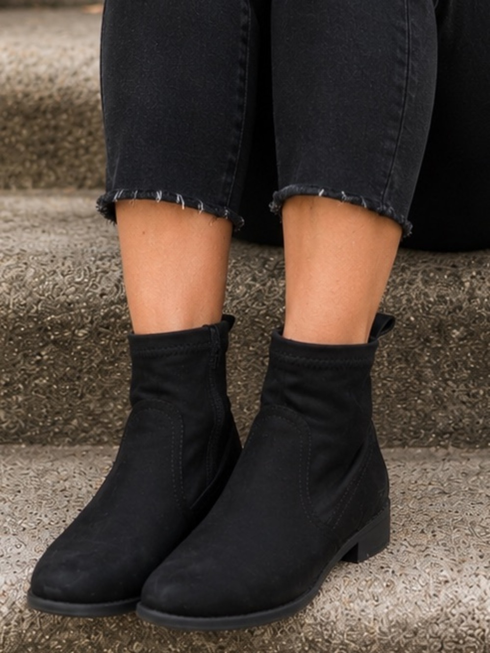 Rocket Dog Black Faux Suede Stretch Ankle Boots Women’s Size 9.5 Pull-On